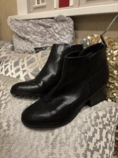 Women's Leather black clarks boots 5 d