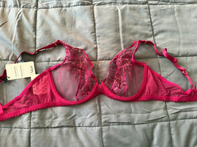 Aubade Tresor Infini Triangle Bra Red with Jewel 36B NWT
