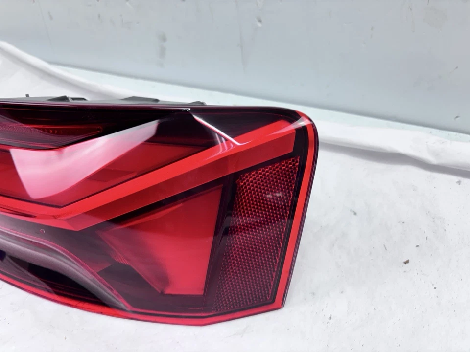 Luz trasera derecha LED AUDI A5 S5 RS5 OEM 8W6945092AB 2020-2024 se adapta Foto 4 de 4