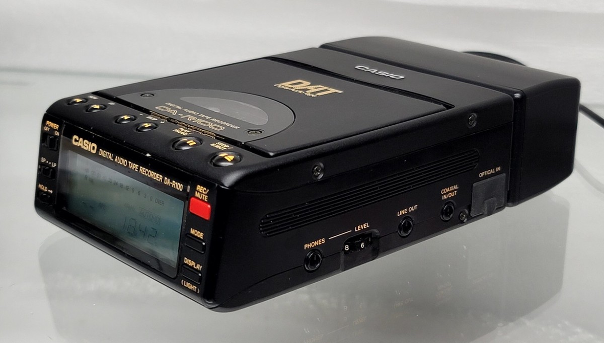 Casio Digital Audio Tape DAT Portable Recorder DA-R100 Cassette