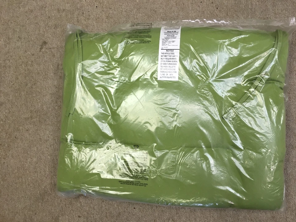 Frontgate XL Deluxe Large Dining Chair Outdoor Cushion 23.5x21 tufted Green NEW - Image 2 of 2