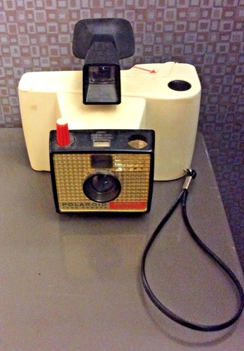 Polaroid Land Camera Swinger Model 20 Vintage Clean w/ Strap - Picture 2 of 8