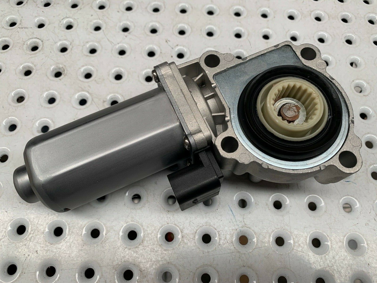 TRANSFER CASE ACTUATOR VTG TRANSMISSION ACTUATOR HILOW BMW X3 X5 X6 X