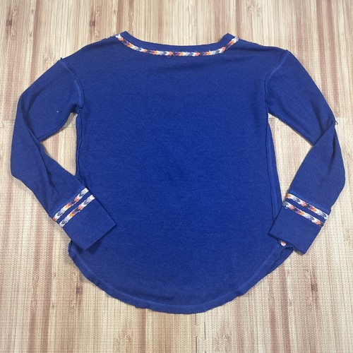 We The Free Free People blau Thermo Regenbogen Trim Langarm Henley Top Medium - Bild 13 von 14