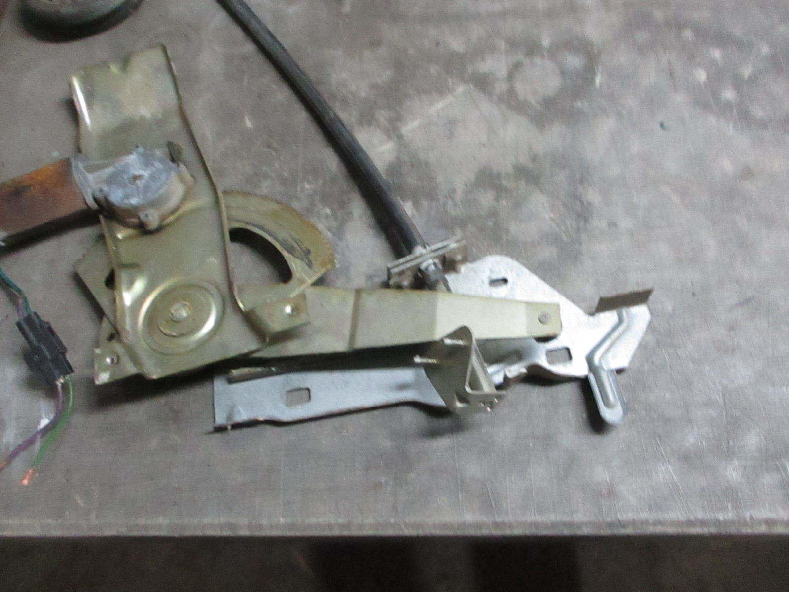 Driver Window Regulator Assembly Chrysler Maserati TC 89 90 91