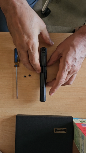 Crosman (1322, 2240, 2250 ) magazine for metal breech - Video 1 of 1
