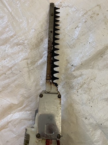 Vintage Wards GARDEN MARK All-Metal Powerful Electric Hedge Trimmer Made in USA - Picture 7 of 12