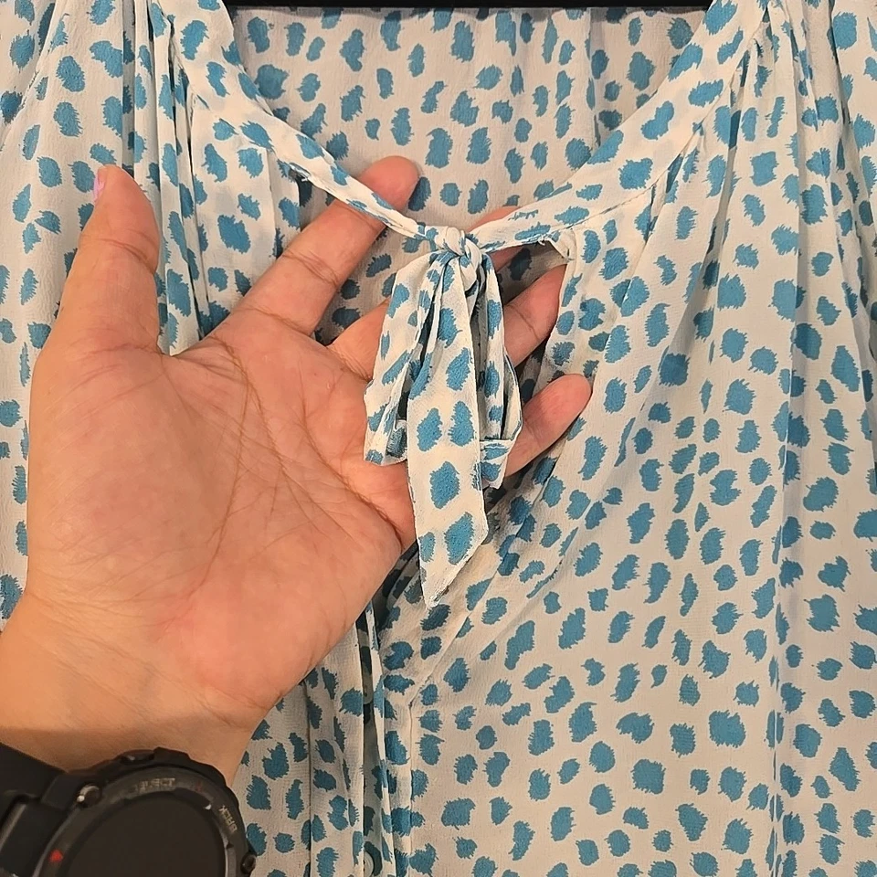 Blusa campesina de seda con estampado manchado azul y blanco Joie para mujer S/M Foto 3 de 4