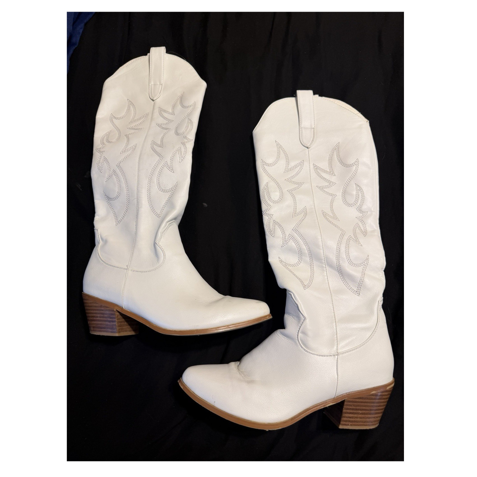 Women’s White Leather Western Knee High Pull-On Boots Pointed Toe Embroidered