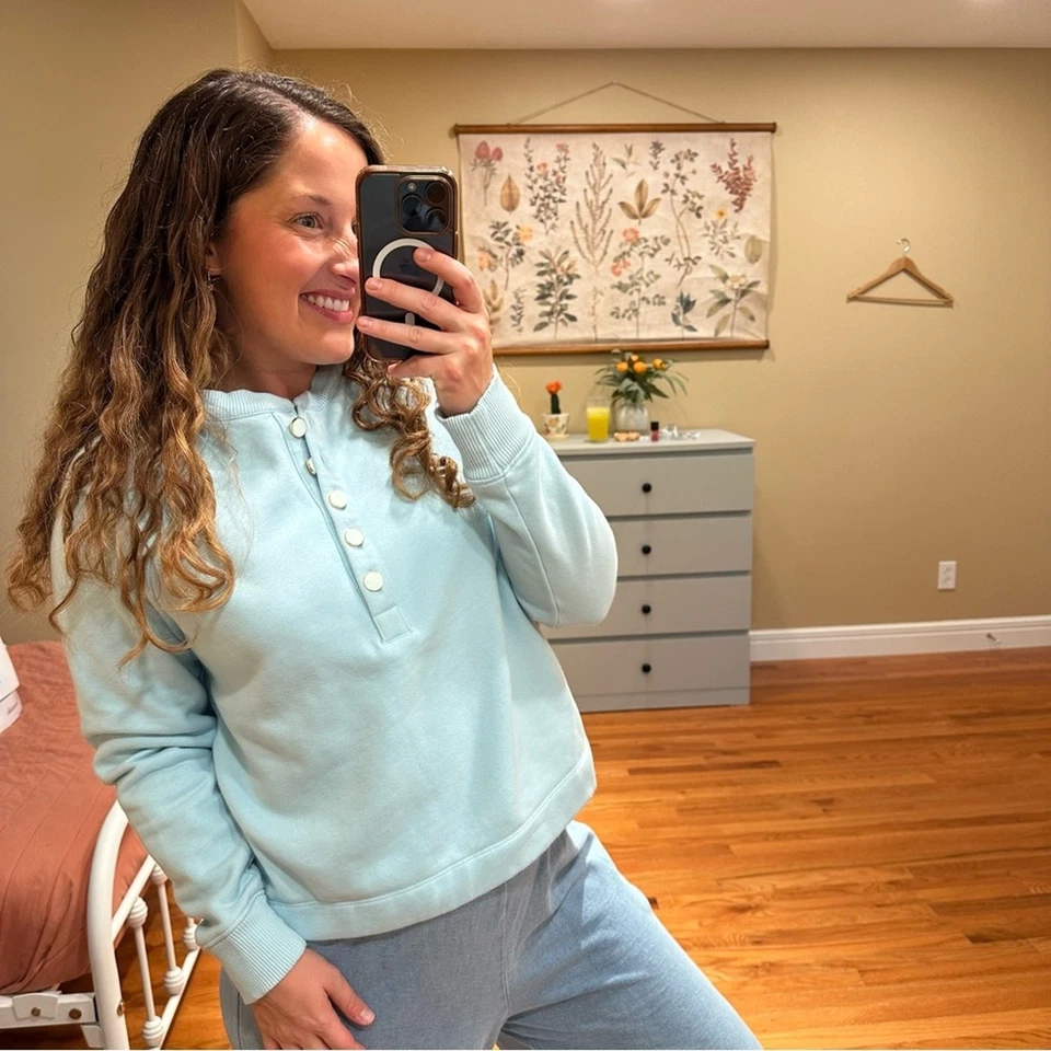 Moletom Ann Taylor Weekend azul Henley médio - Imagem 2 de 4