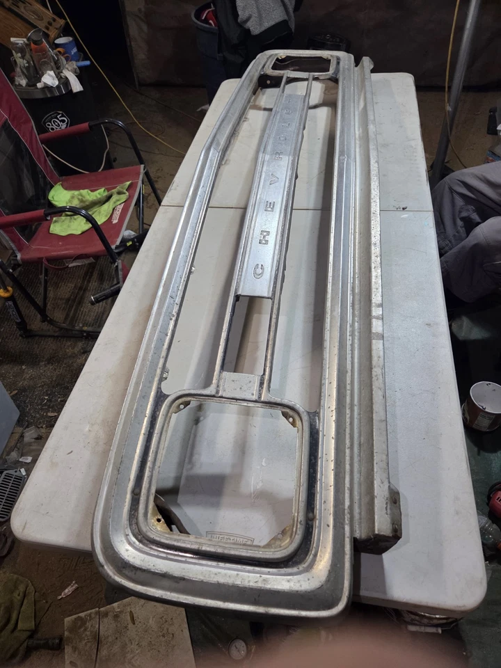 Rejilla exterior cromada para camioneta Chevy/C10 67-72 OEM Foto 2 de 4