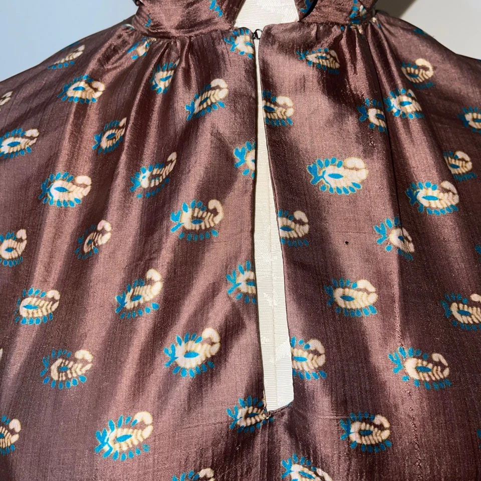 Vestido Vintage Para Mujer Talla Grande Maxi Marrón Hecho a Medida Seda Paisley Cuello Corbata Mod Foto 4 de 4