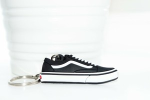 vans old skool keychain