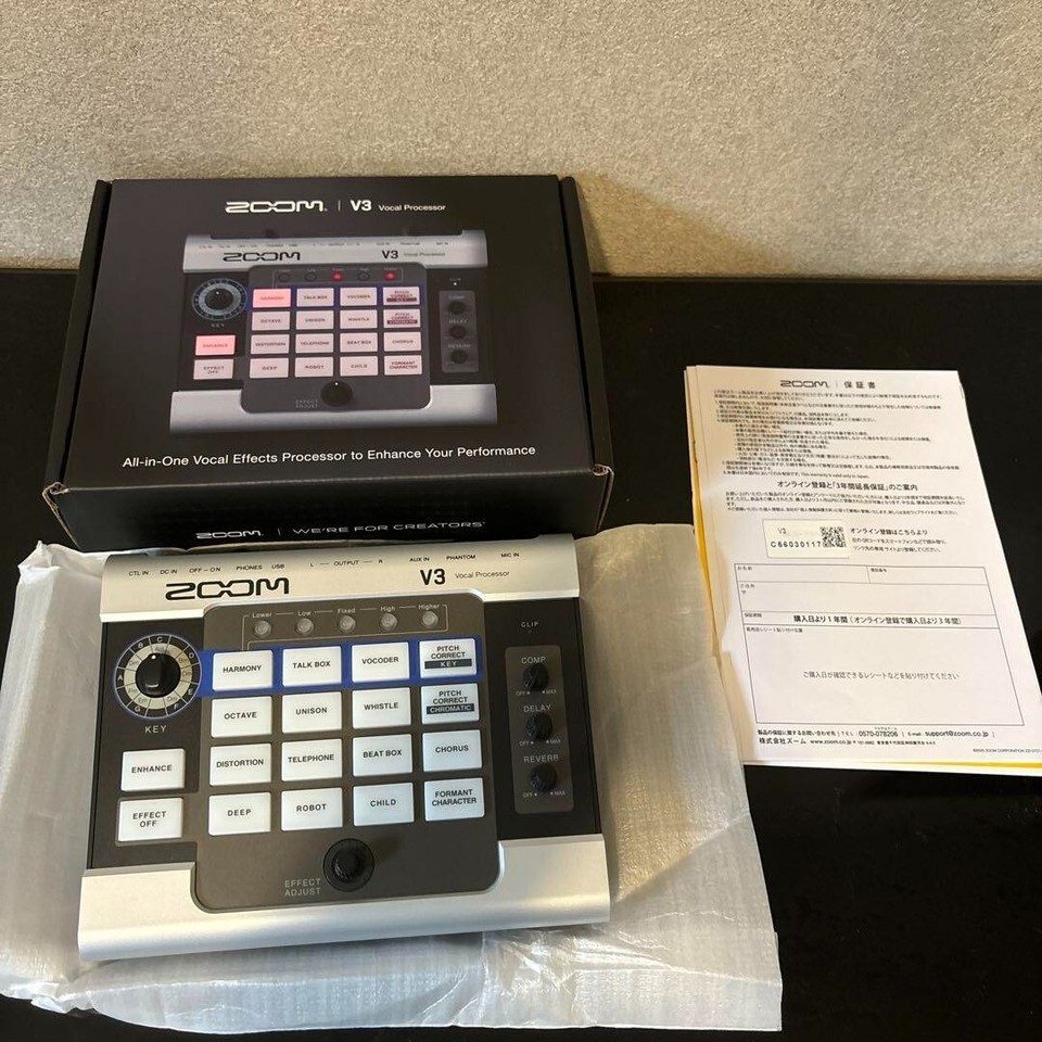 ZOOM V3 Vocal Processor Voice Changer Voice Effects Multi-Effect New f ...