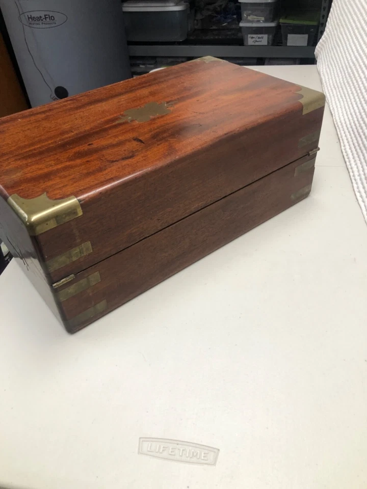 1821c. Escritorio portátil Springweller & Thomson herrajes de latón palo de rosa Foto 3 de 4