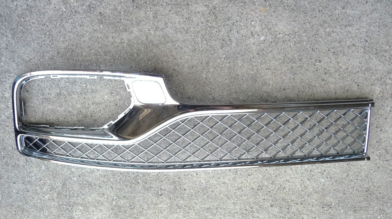 21-22 Bentley Flying Spur Right Front Bumper Lower Chrome Grille 3SE807684B OEM