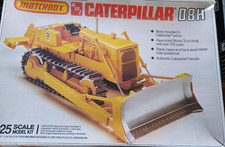 1:25 AMT/Matchbox PK-6123 Caterpillar D8H