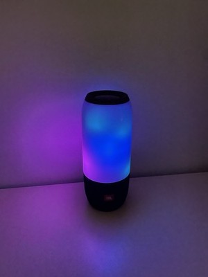 JBL Pulse 3 Tragbarer Bluetooth Lautsprecher mit LED
