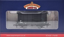 Bachmann 38-083A 12 Ton SR 2+2 Planked Vent Van 144319 in GWR Dark Grey Livery