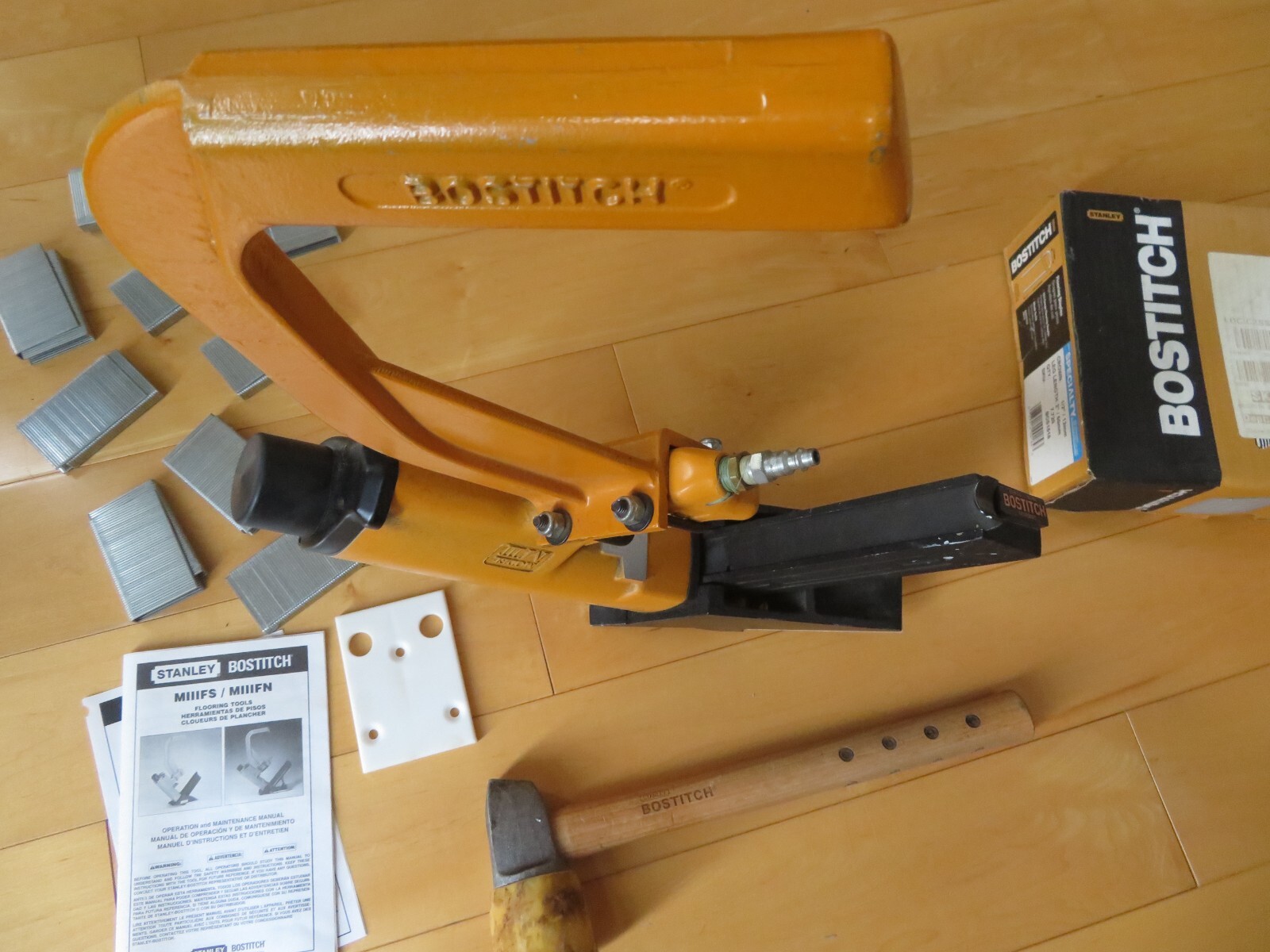 Bostitch MIIIFS Pneumatic Flooring Stapler, hammer, staples, base plate