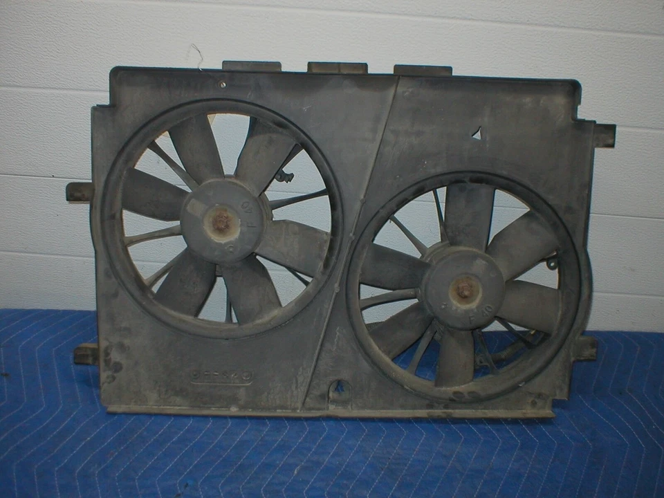 Chevrolet Camaro Firebird 1995-2002 6 CyL 3,8 GM ORIGINAL doble ventilador radiador Foto 4 de 4