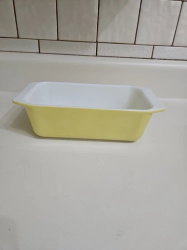 Vintage Pyrex Loaf Pan Yellow Bread Meat Loaf Baking 8.5x4.5x2.5 #33 913 Lemon