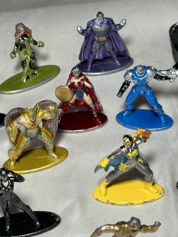 Lote de 16 figuras de metal fundidas a presión de cómics superhéroes villanos figuras de 1,5" Foto 3 de 4