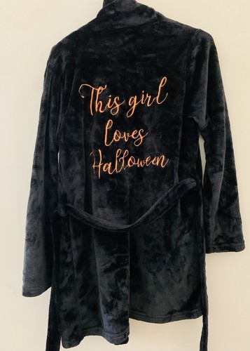 Woman’s Spooky Night This Girl Loves Halloween Black Plush Bathrobe S Tj Maxx - Picture 2 of 4