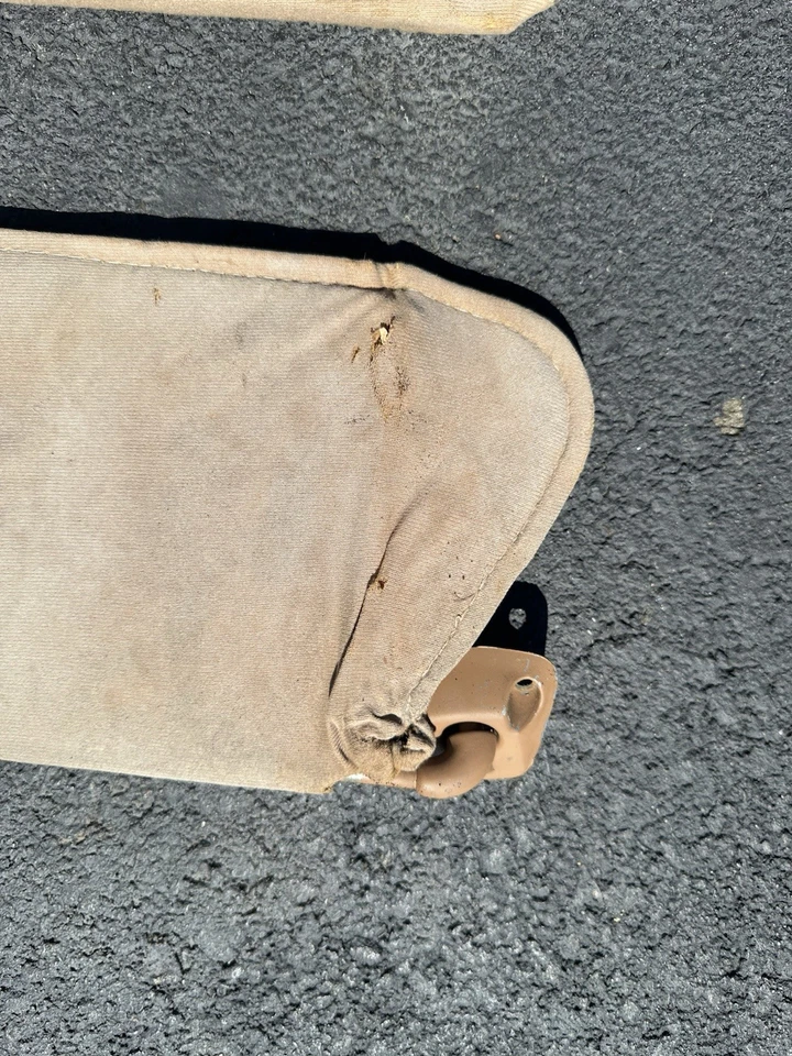 Комплект солнцезащитных козырьков 88-94 Chevy GMC C/K Truck Suburban Silverado левая и правая от оригинального производителя желтовато-коричневая ткань - Изображение 4 из 4