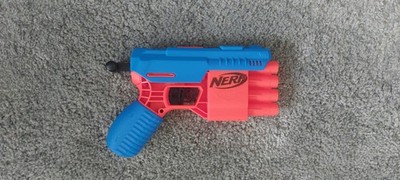 Nerf Gun Alpha Strike mit Pfeilen