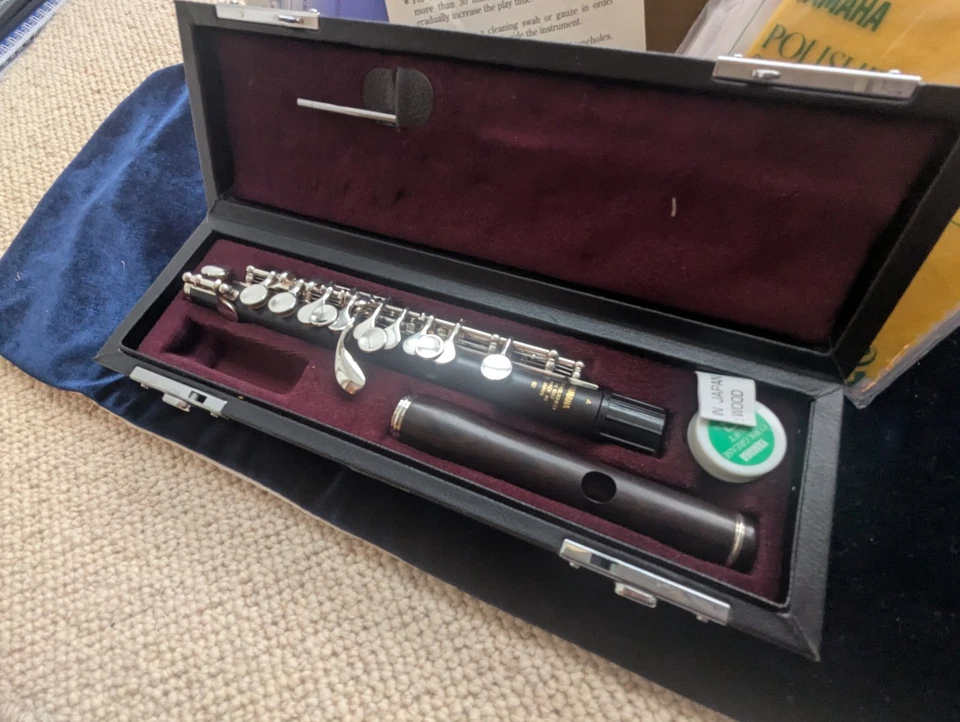 Yamaha YPC-62 Wooden Piccolo in Near Mint, Barely Played (If at all) Condition  - Image 3 of 4