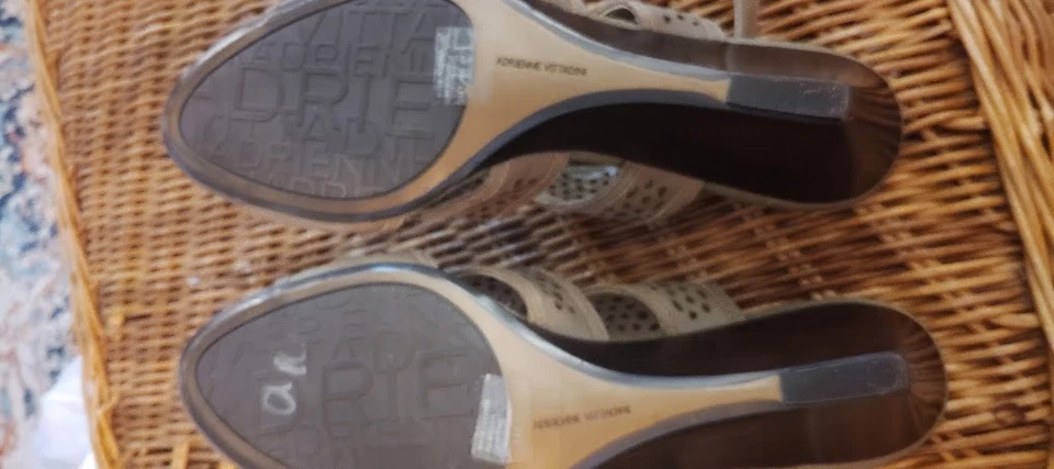 Mujer Adrienne Vittadini Cuero Tacones de Cuña Tostado/Gris/Taupe 9.5m Zapatos Sandalias Foto 3 de 4