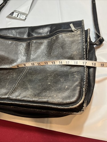 Wilsons Leather BLACK Messenger Flap BAG Distressed Grunge office School Retro - Picture 13 of 24