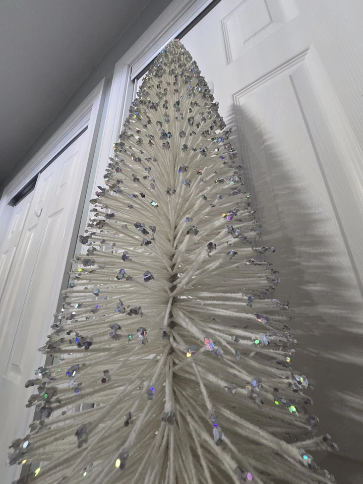 全新带标签 Wondershop Target 2024 白色大号圣诞瓶刷树雕塑 36 — 第 2/4 张图片