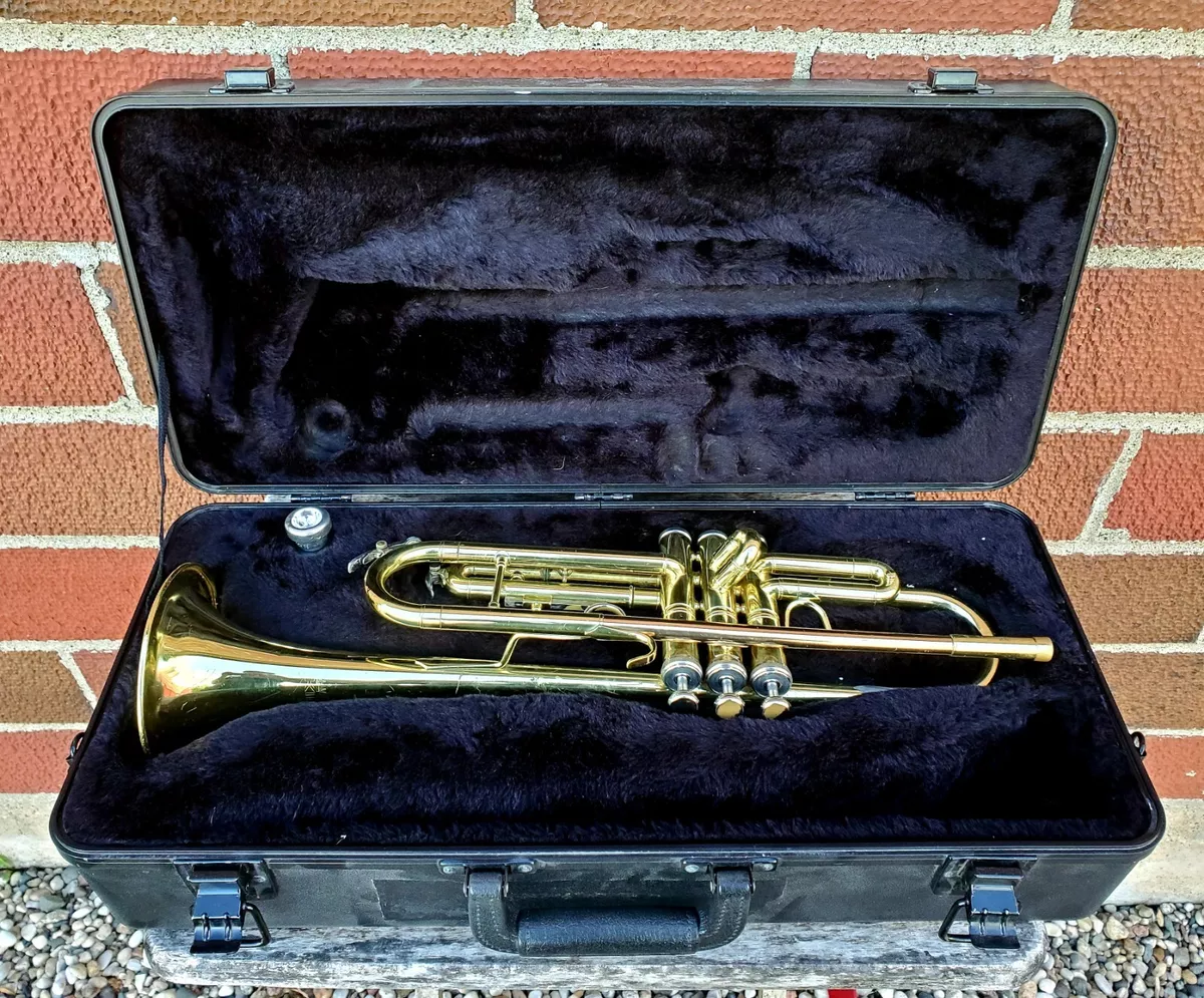 King Tempo Trumpet 301 With Case Smooth Valves