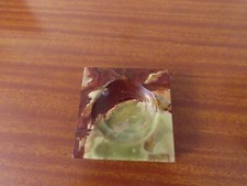VINTAGE SORRENTO GREEN & BROWN SQUARE ONYX ASHTRAY / PEN REST / TRINKET TRAY