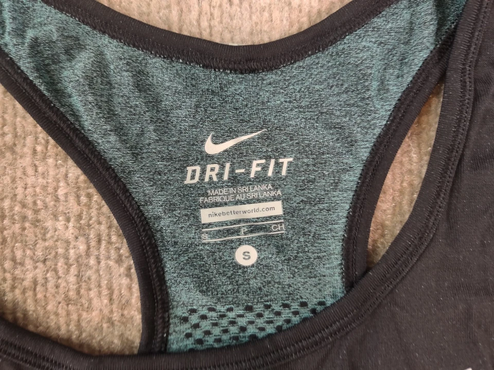 Женская майка Nike S Dri Fit Run Fast Live Fearless Racer сзади черная зеленая точка - Изображение 4 из 4