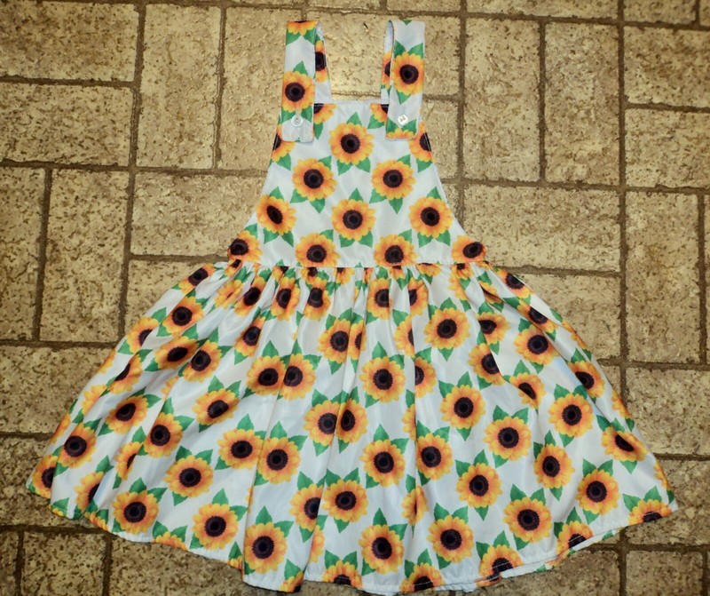 Sharon Mae Girl's Sunflower Dress. Sz. Small (3-4) Pretty!