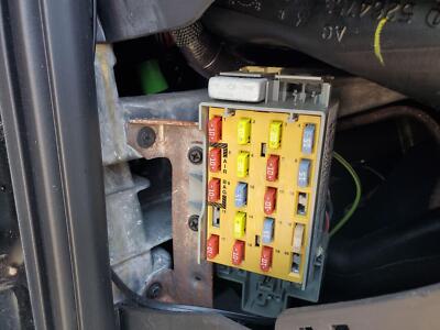 2003 dodge neon cigarette lighter fuse 2003-2005 Cabin Box | Chrysler How to Replace Cigarette Lighter