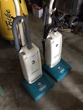  TENNANT  3220  Upright Commercial Vacuum 3120  NO-SHIPPING