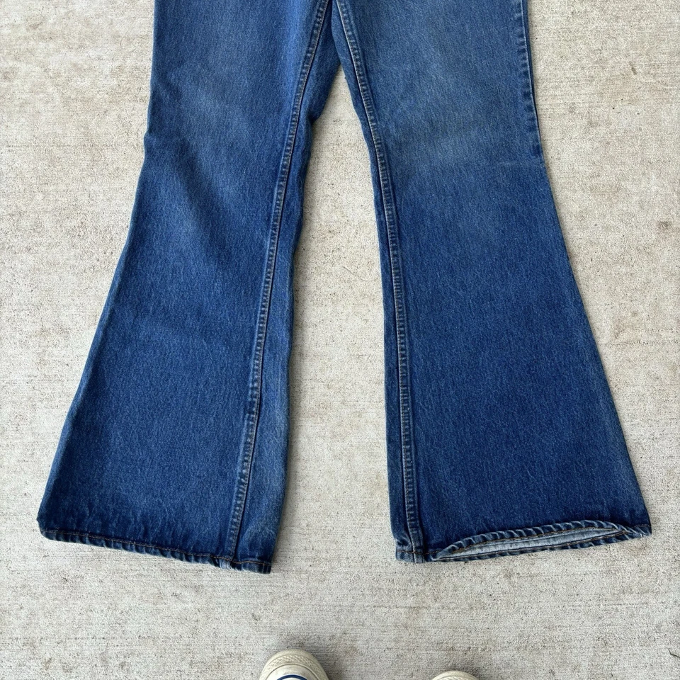 Pantalones de mezclilla vintage 684 Levis Big Bell Bottoms  Foto 2 de 4