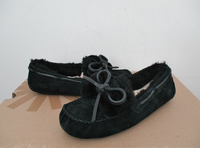 ugg dakota black