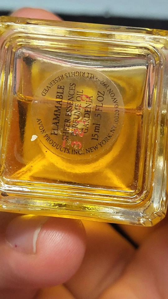 Gardenia Sheer Essence Perfume Aceite Gardenia de Avon 15 ml .5 FL OZ De colección Aa Foto 2 de 4