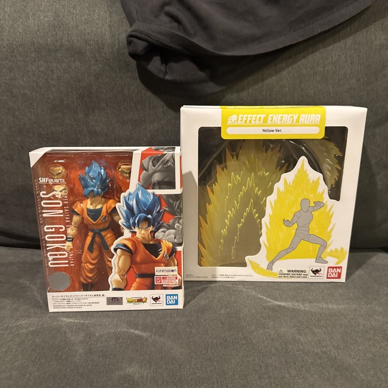 Bandai S.H.Figuarts Dragon Ball Super God Super Saiyan Goku + Effect Energy Aura