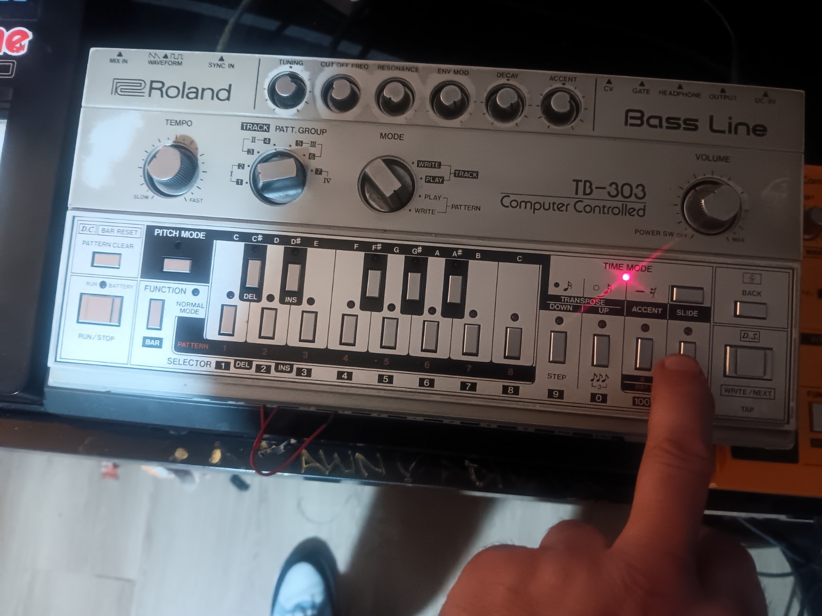 Roland TB-303 vintage synth equipment - eBay listing photo 4