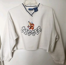 Disney Pooh Tigger V-Neck Sweatshirt Womens XLarge Embroidered Pullover White