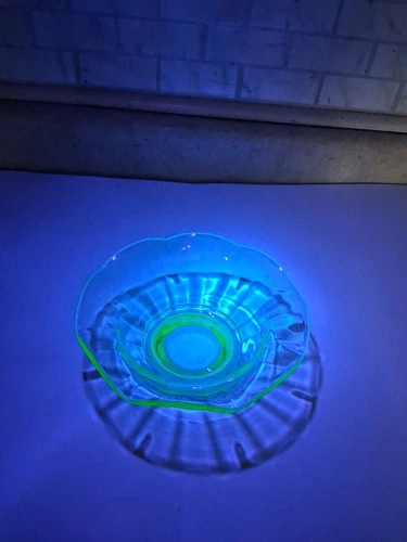 Green Uranium Depression Glass Ruffle Edge Round Shape Fruit Bowl, Read Descript