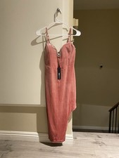 NWT Fashion Nova Pink Velvet Stretchy Bodycon midiDress, adjustable strap Size M