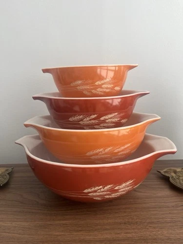 VNTG PYREX Autumn Harvest Cinderella Wheat  4pcs Mixing  Bowl