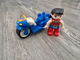 LEGO Duplo Wonder Woman and Motorcycle Cycle Figure